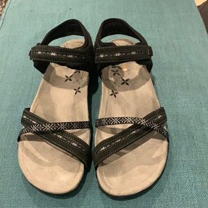 Size 9 - Merrell Sandals ~ like new, worn twice